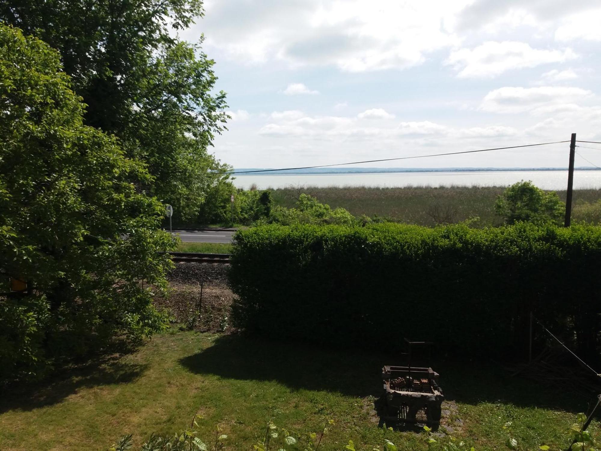 Badacsonyi Lugas Apartmanok Badacsonytomaj Buitenkant foto